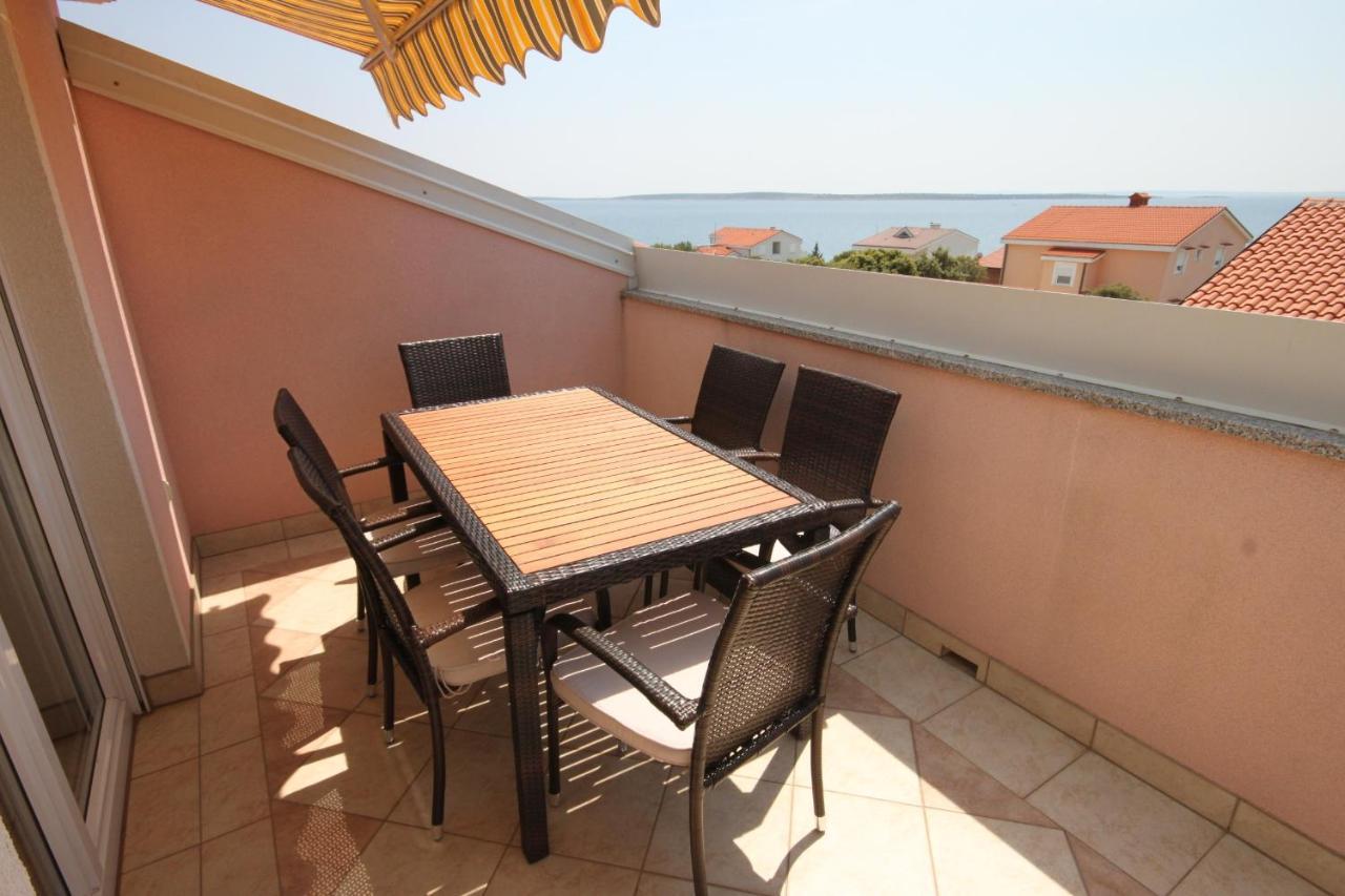 Apartments By The Sea Mandre, Pag - 6507 Kolan Exterior foto